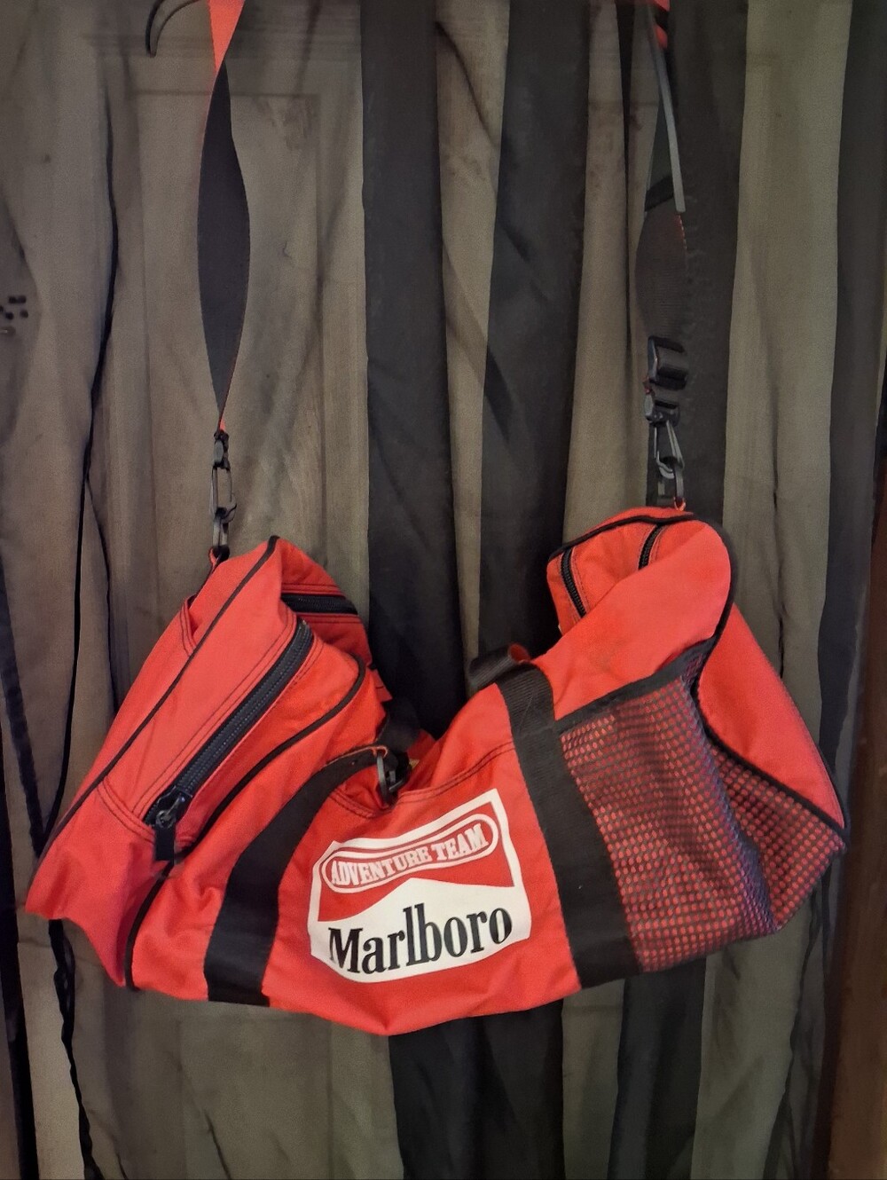 Marlboro Vintage Duffle Bag With M.A.T. Radio